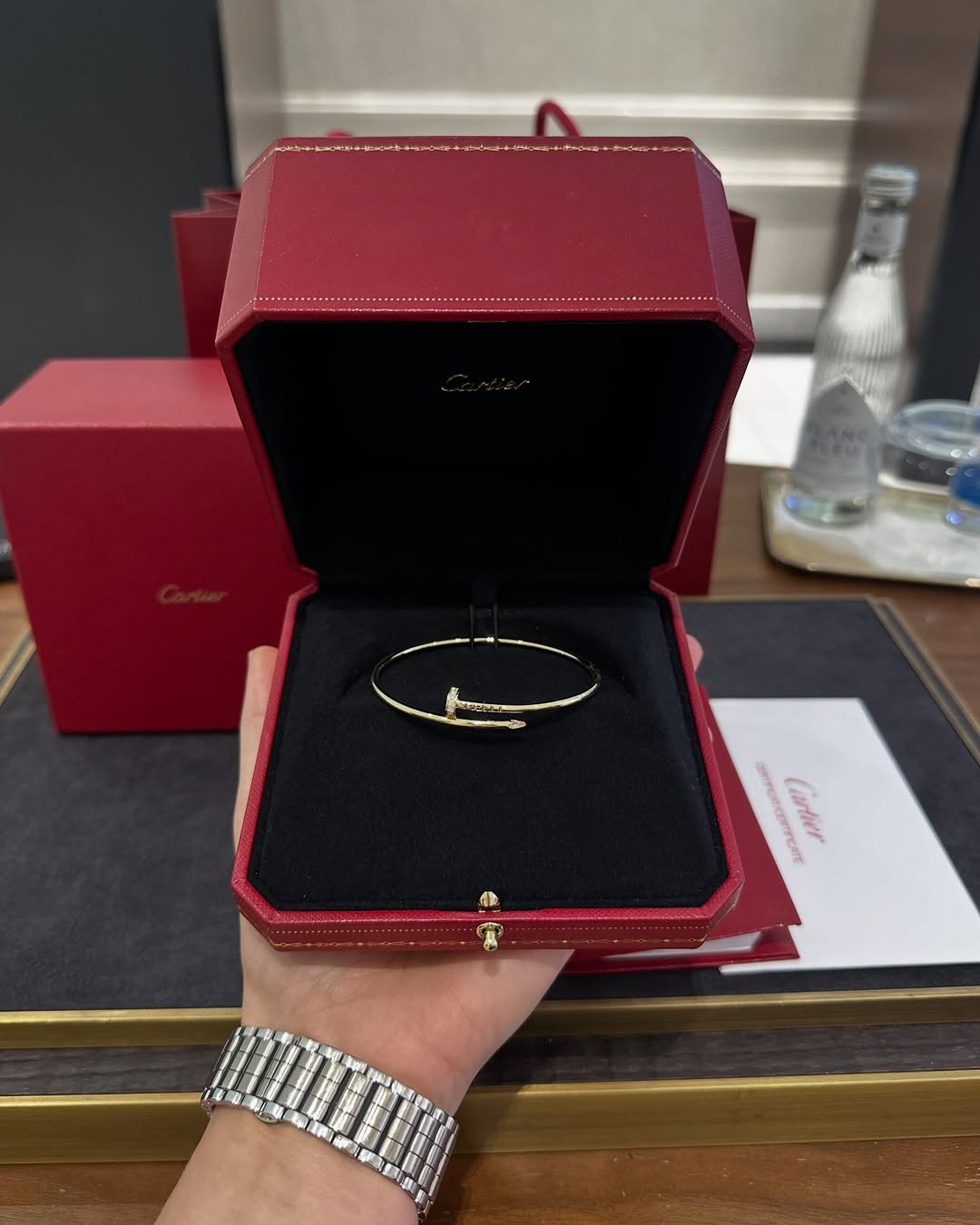 Classic love collection nail bracelet in gold with crystal details