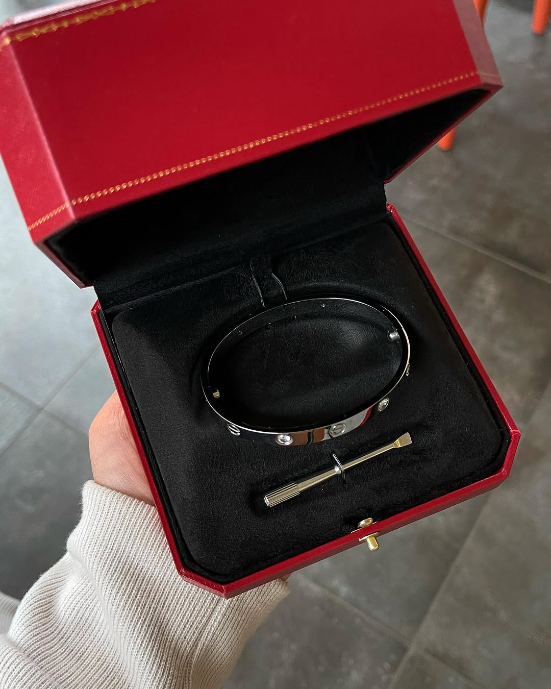 Waterproof white gold-plated bracelet, perfect gift for her
