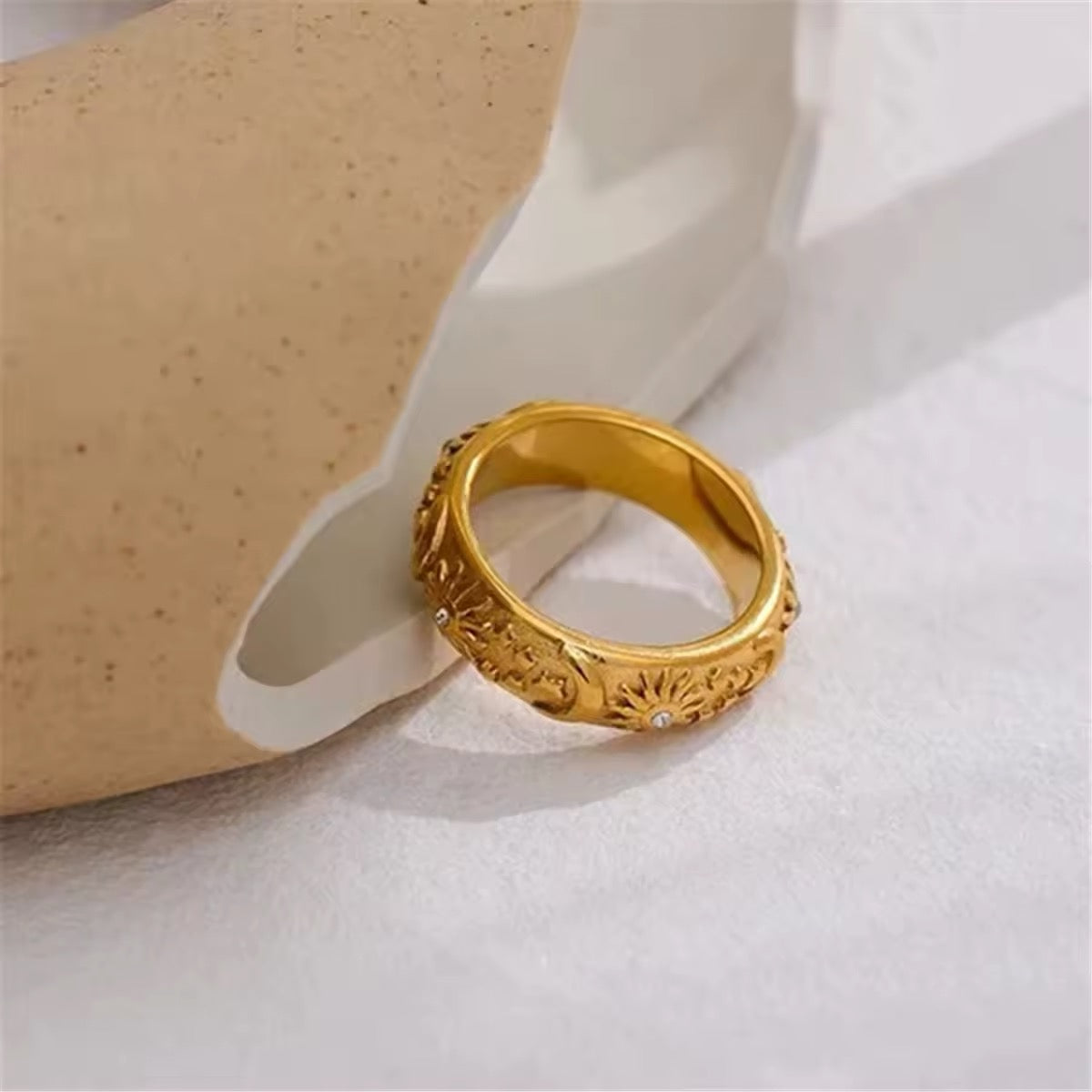 Adjustable stainless steel gold ring