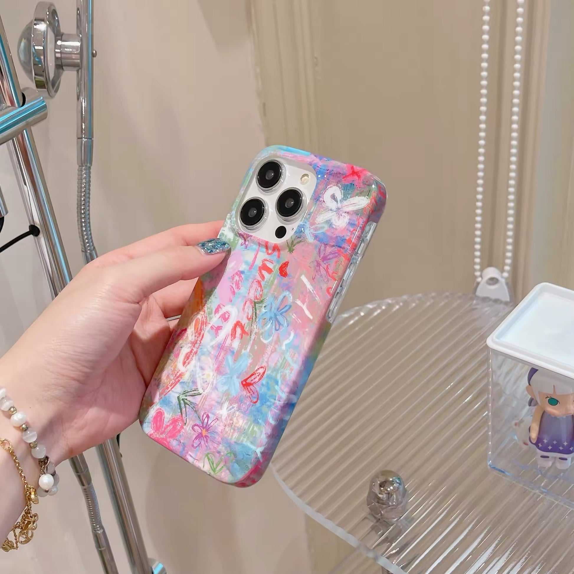 Street style phone case with painting details