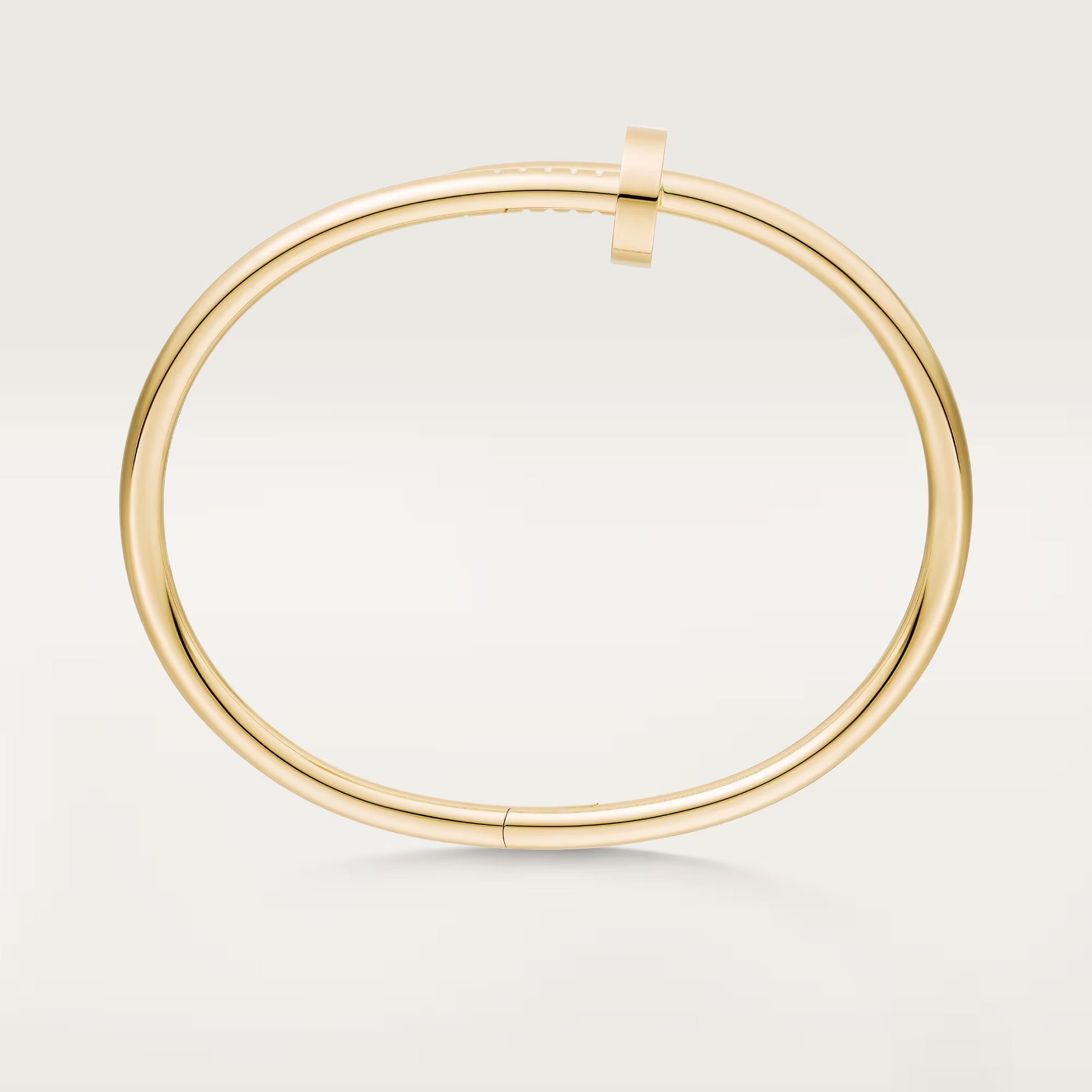 Waterproof 18K gold nail bracelet with bold, minimalistic look for women