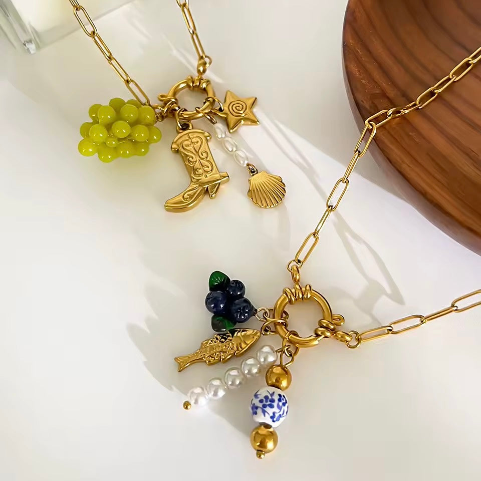 Aesthetic grape necklace with 18K gold plating and pearl accents