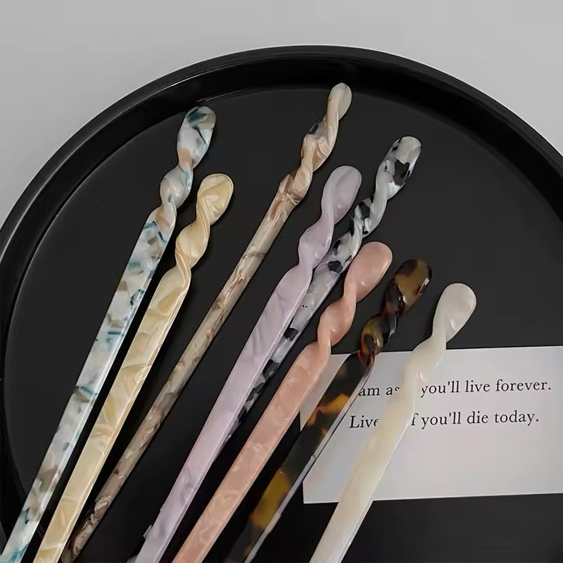 Aesthetic hair stick with a classic marbled acetate design