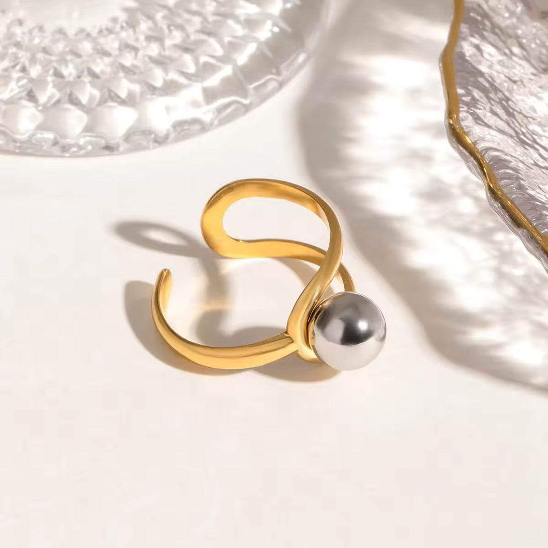 Elegant 18K gold-plated minimalist ball ring with hollow line design