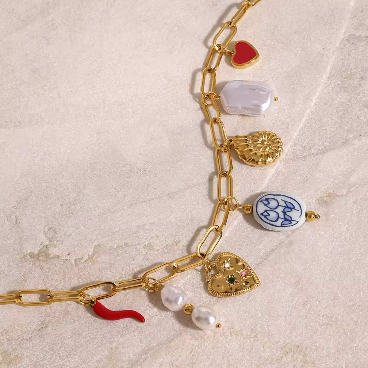 Boho aesthetic gold chain necklace with shell pendant