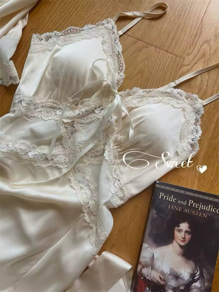 Skin-friendly romantic nightwear with French lace