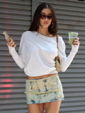 Minimalist white slash collar tee for autumn streetwear look