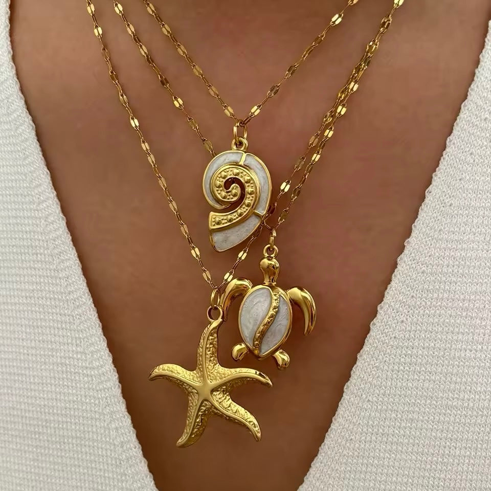 Elegant 18K gold-plated coastal necklace with starfish pendant