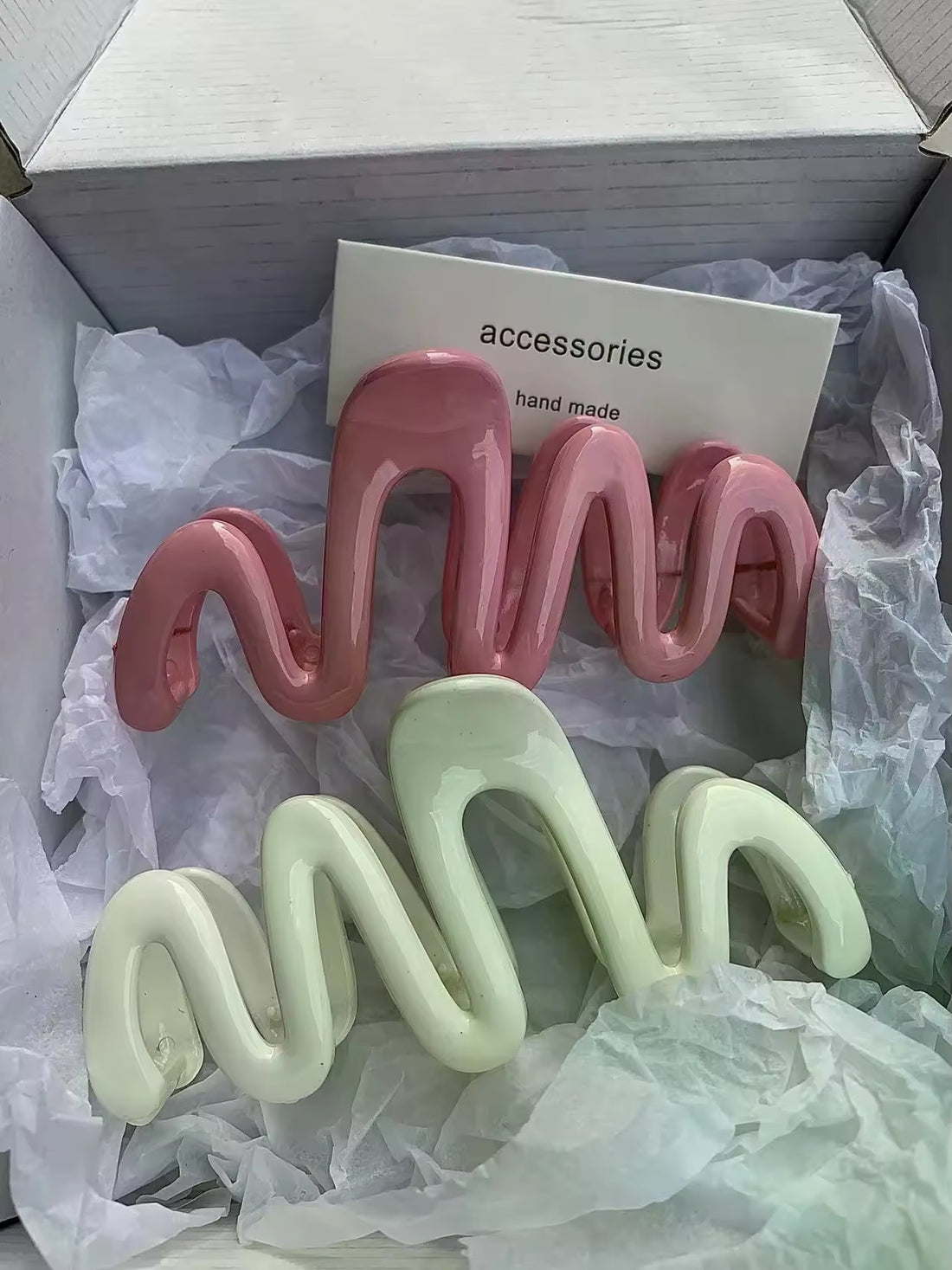 Colorful jelly wave hair claw with a strong grip
