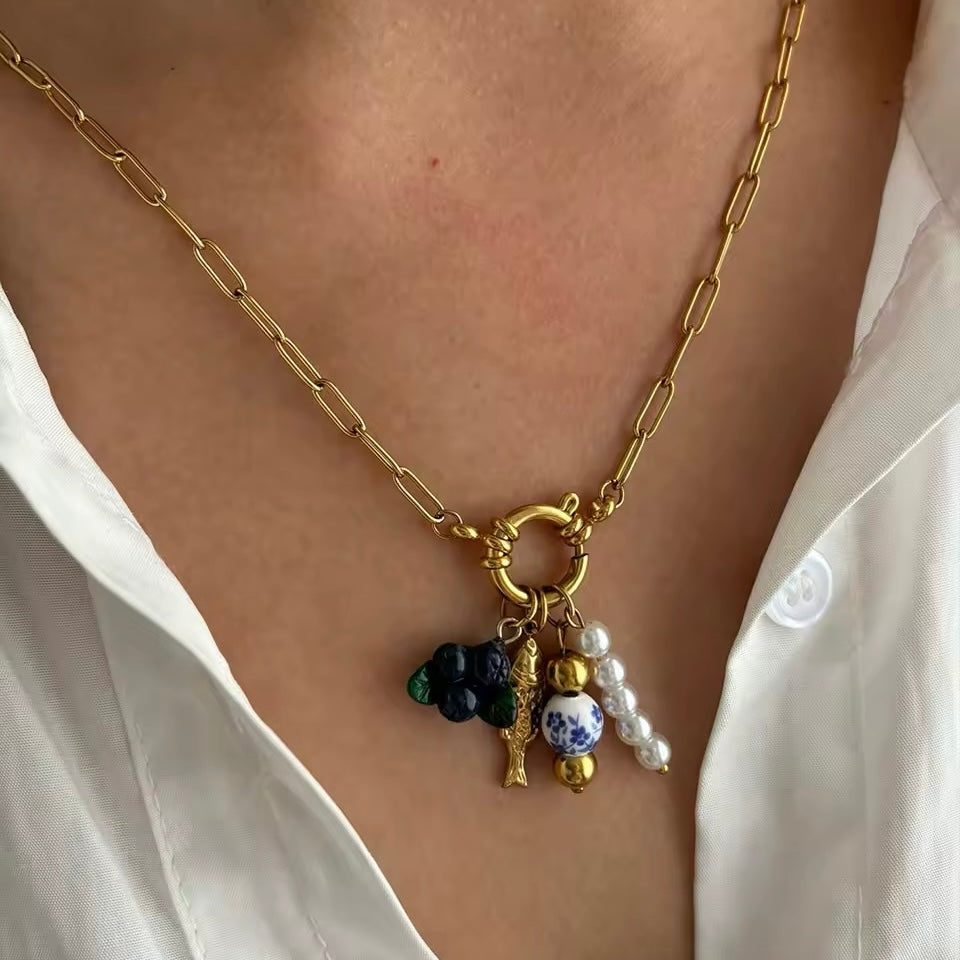 Coquette-style gold-plated grape pendant necklace for women