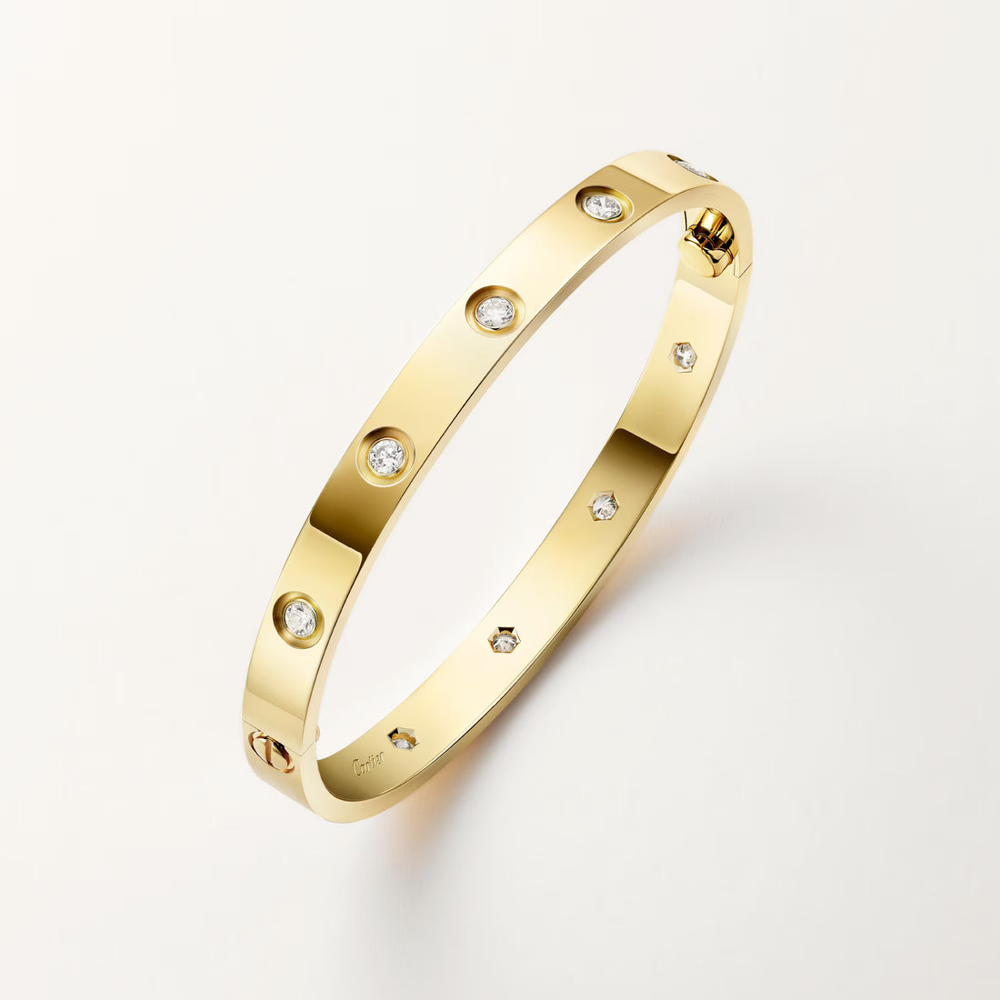 Classic couple bracelet in gold with luxury polished finish