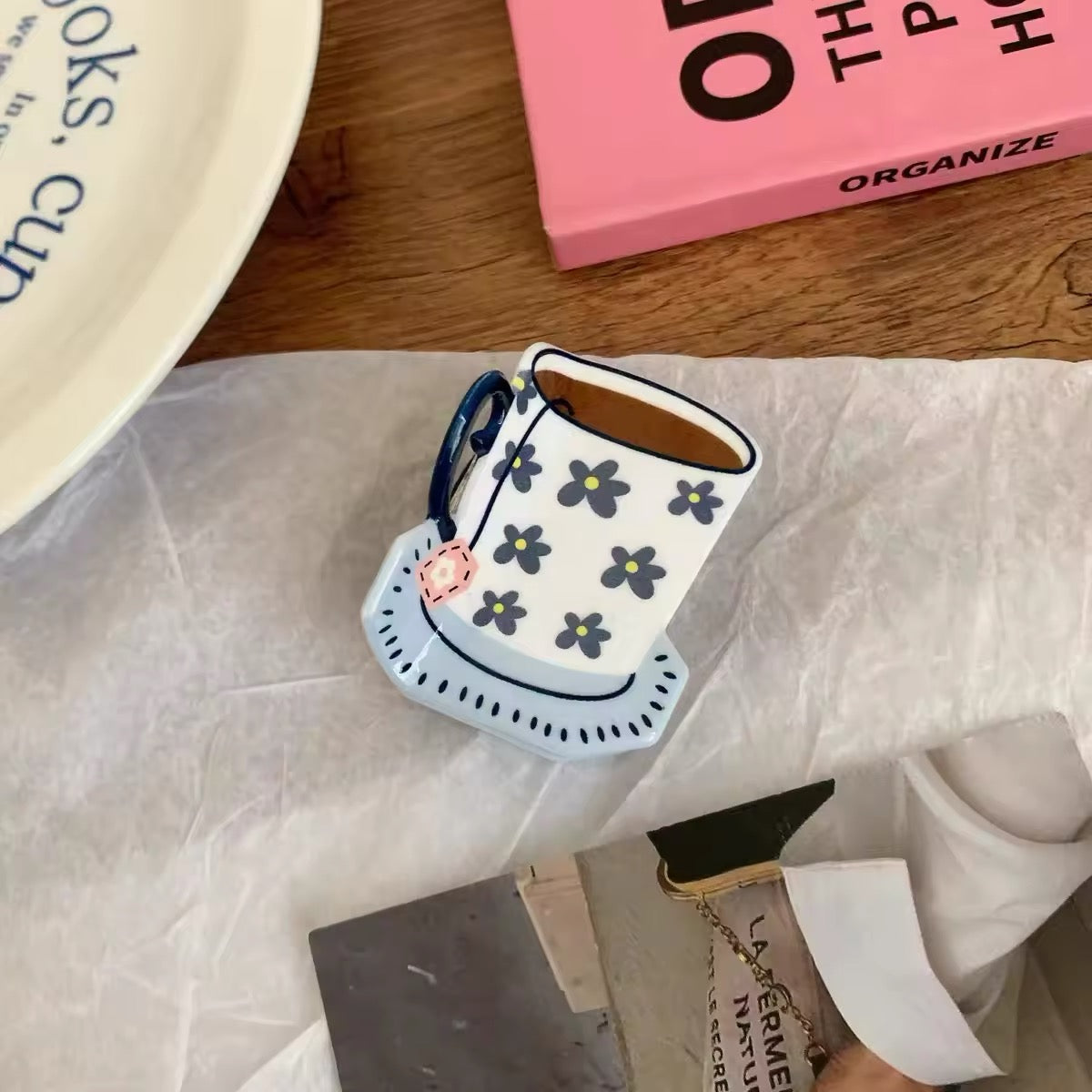 Trendy dopamine fashion mug hair clip for cute outfits