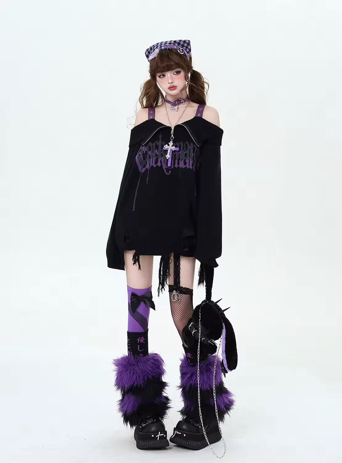 E-girl off shoulder sweater for street fashion lovers with Y2K style