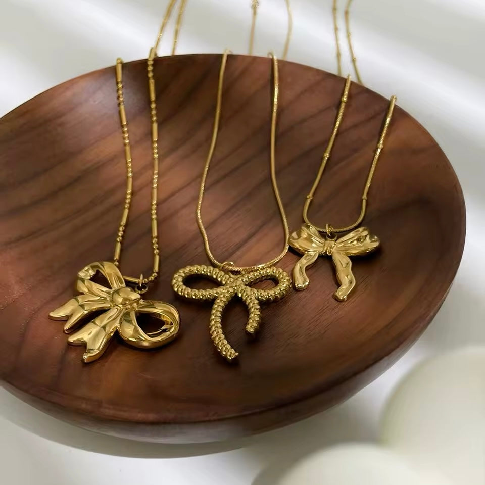 Elegant vintage-inspired bow knot necklace for women