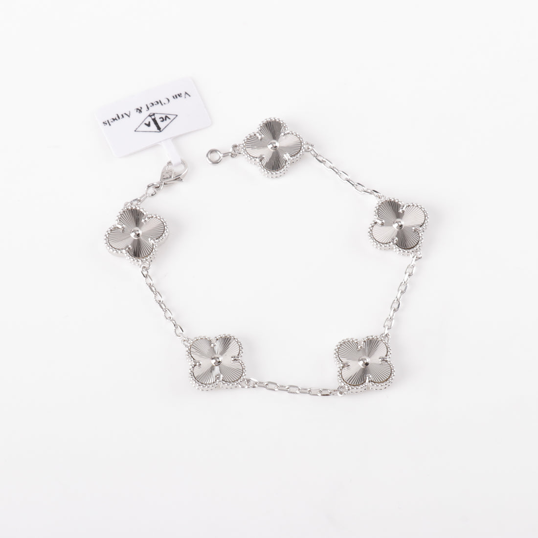 Elegant lucky bracelet with multicolor detailing