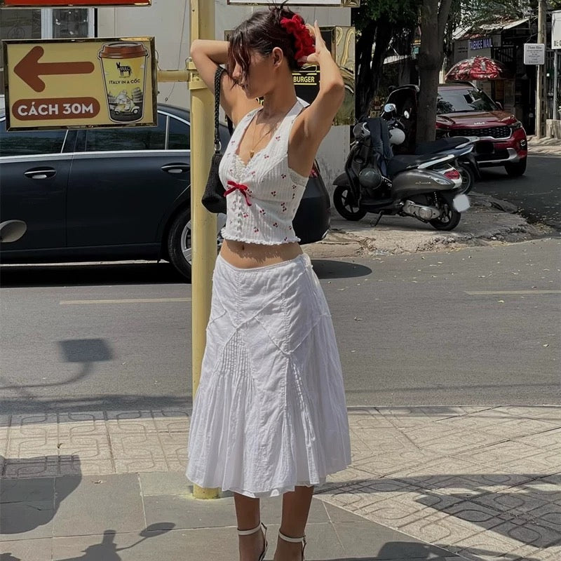 Aesthetic Y2K crop top with soft knitted fabric and a bow