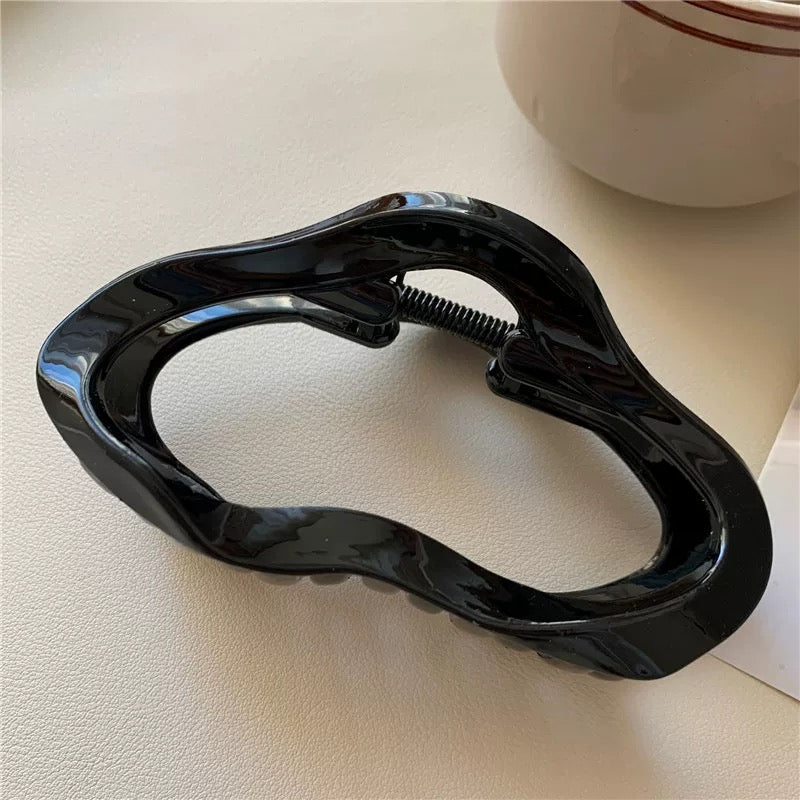 Durable acrylic hair clamp with a chic cloud shape