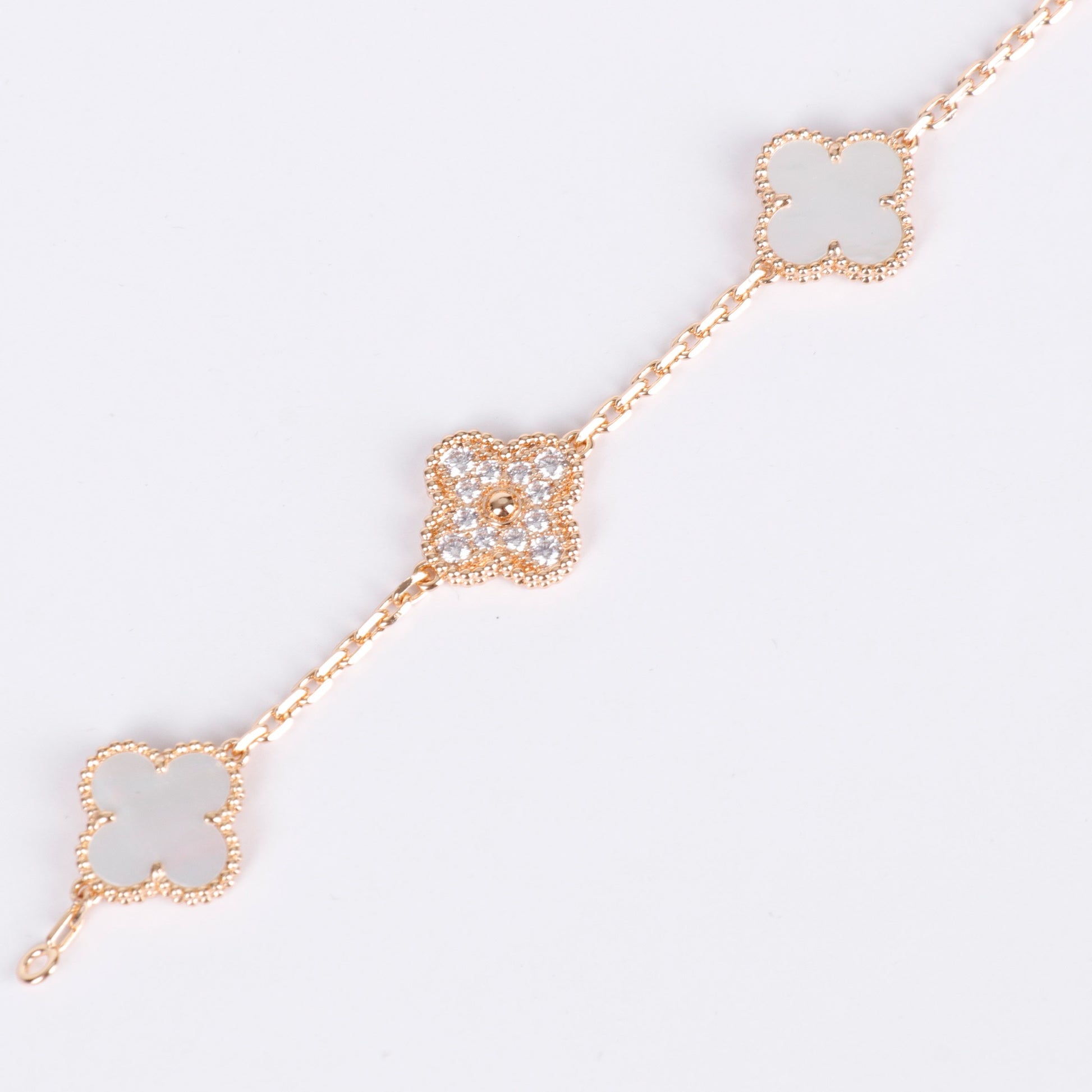 Waterproof clover bracelet with crystals and V-Gold finish