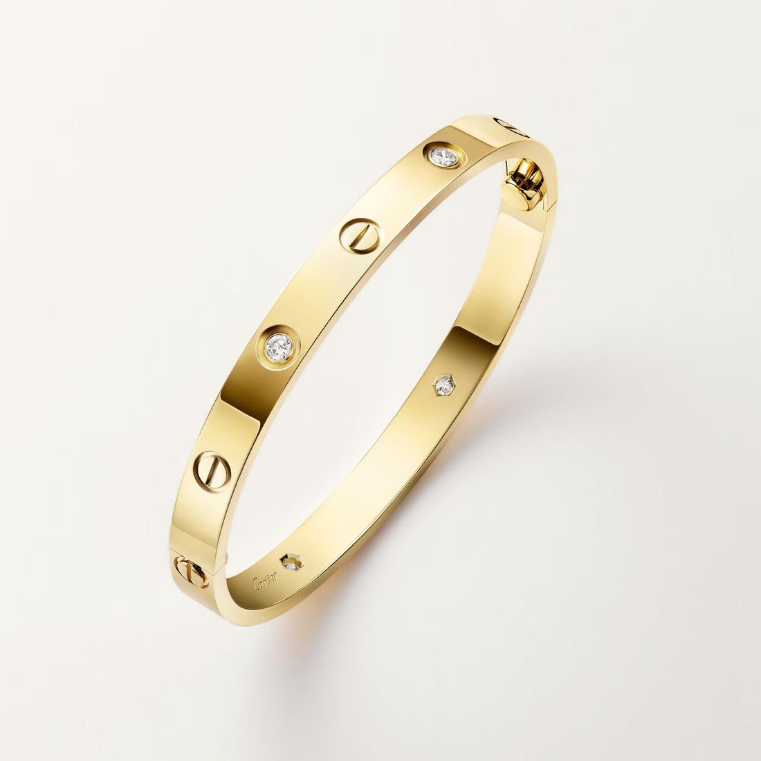 17 cm gold bracelet with romantic symbolism and elegance