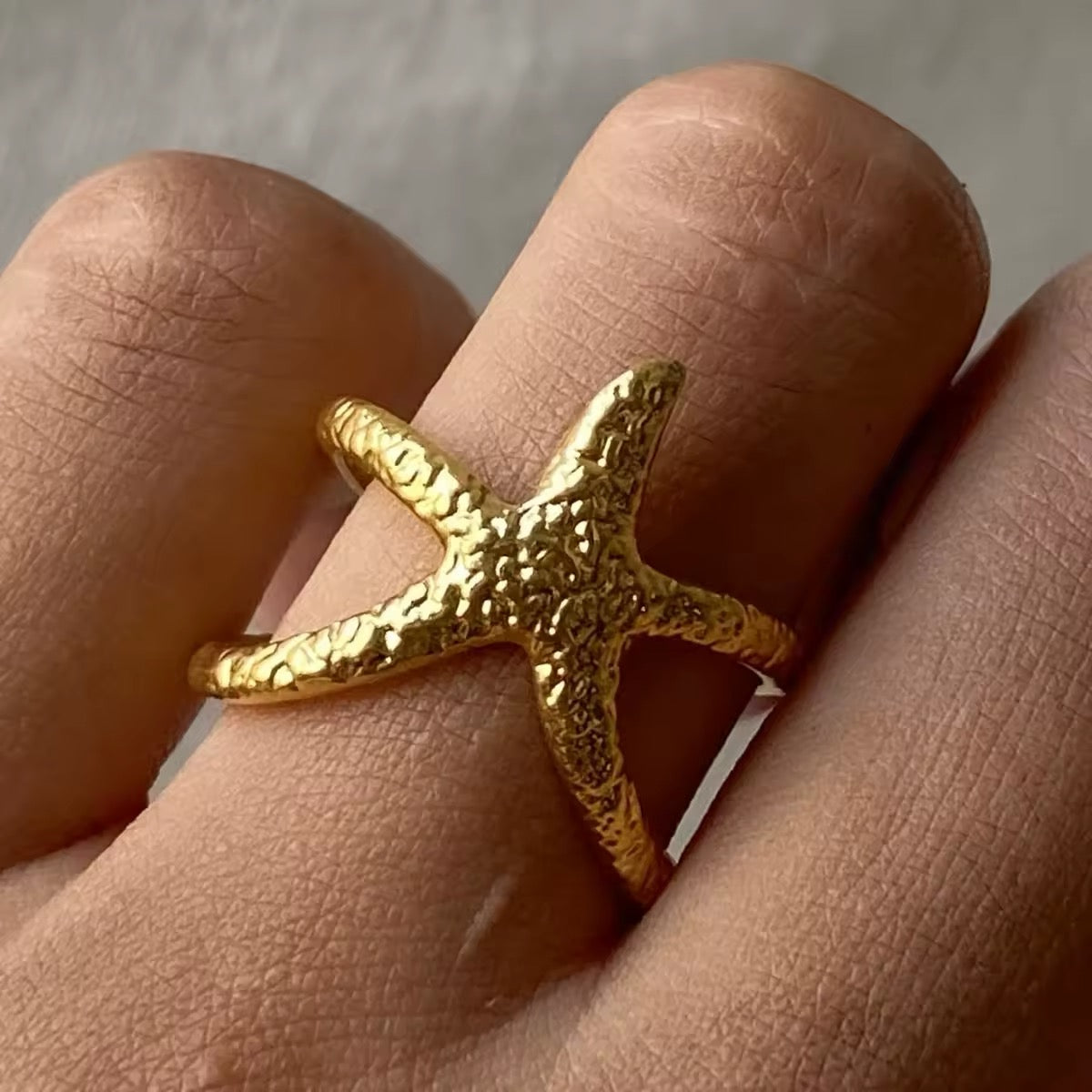 Minimalist adjustable beach jewelry with a starfish design