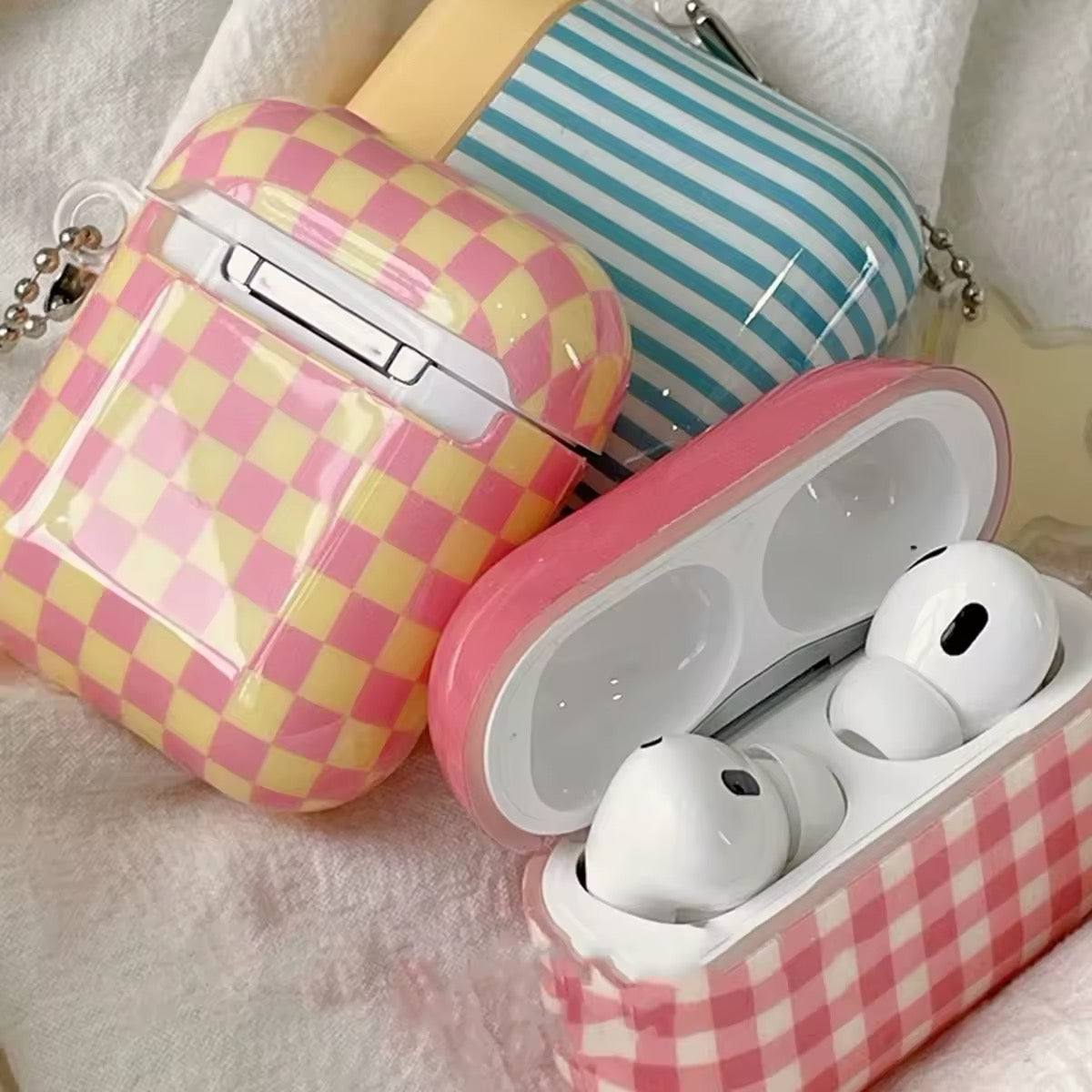 Soft TPU AirPods Pro case in vintage grid pattern