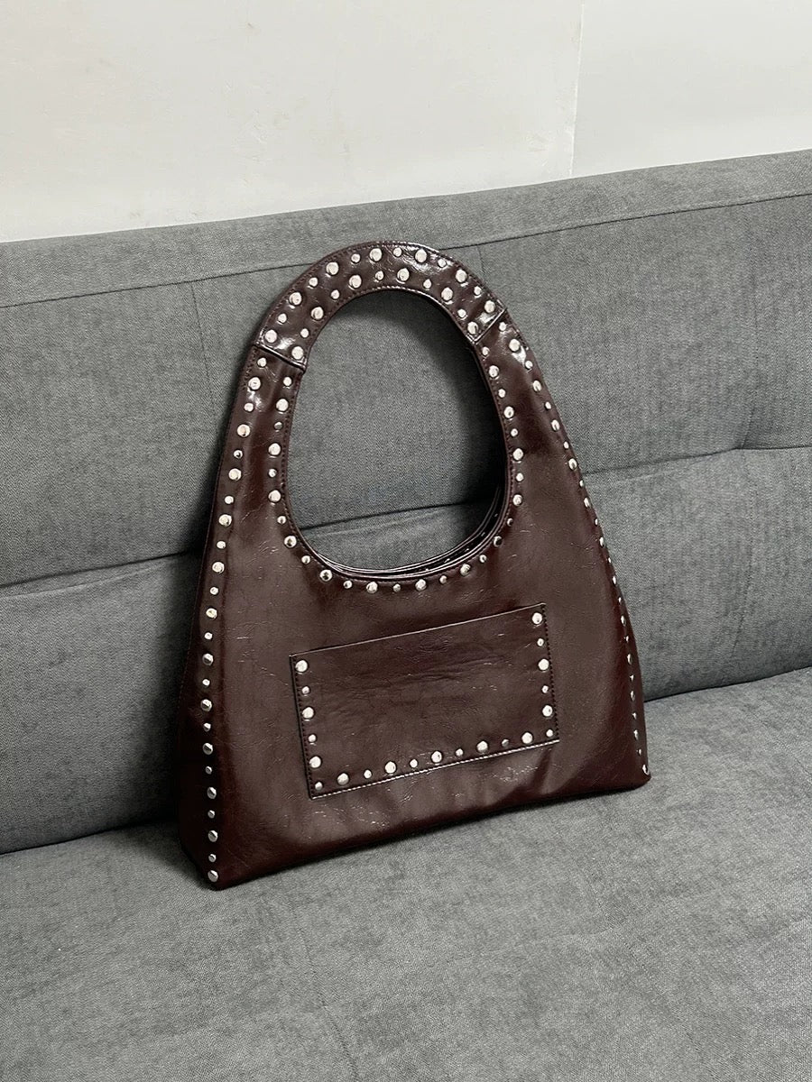 Classic European and American retro bag with edgy vibes