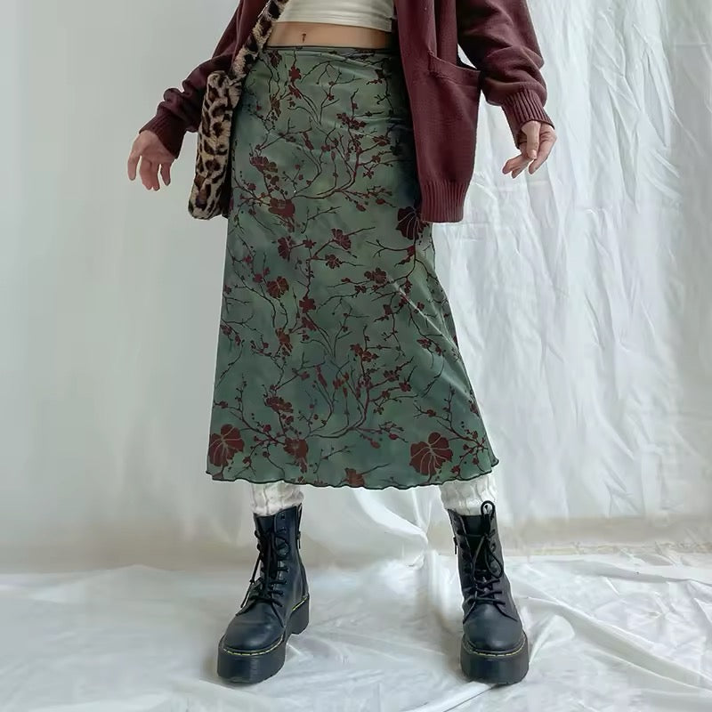 Y2K vintage floral print skirt, perfect for aesthetic outfits.

