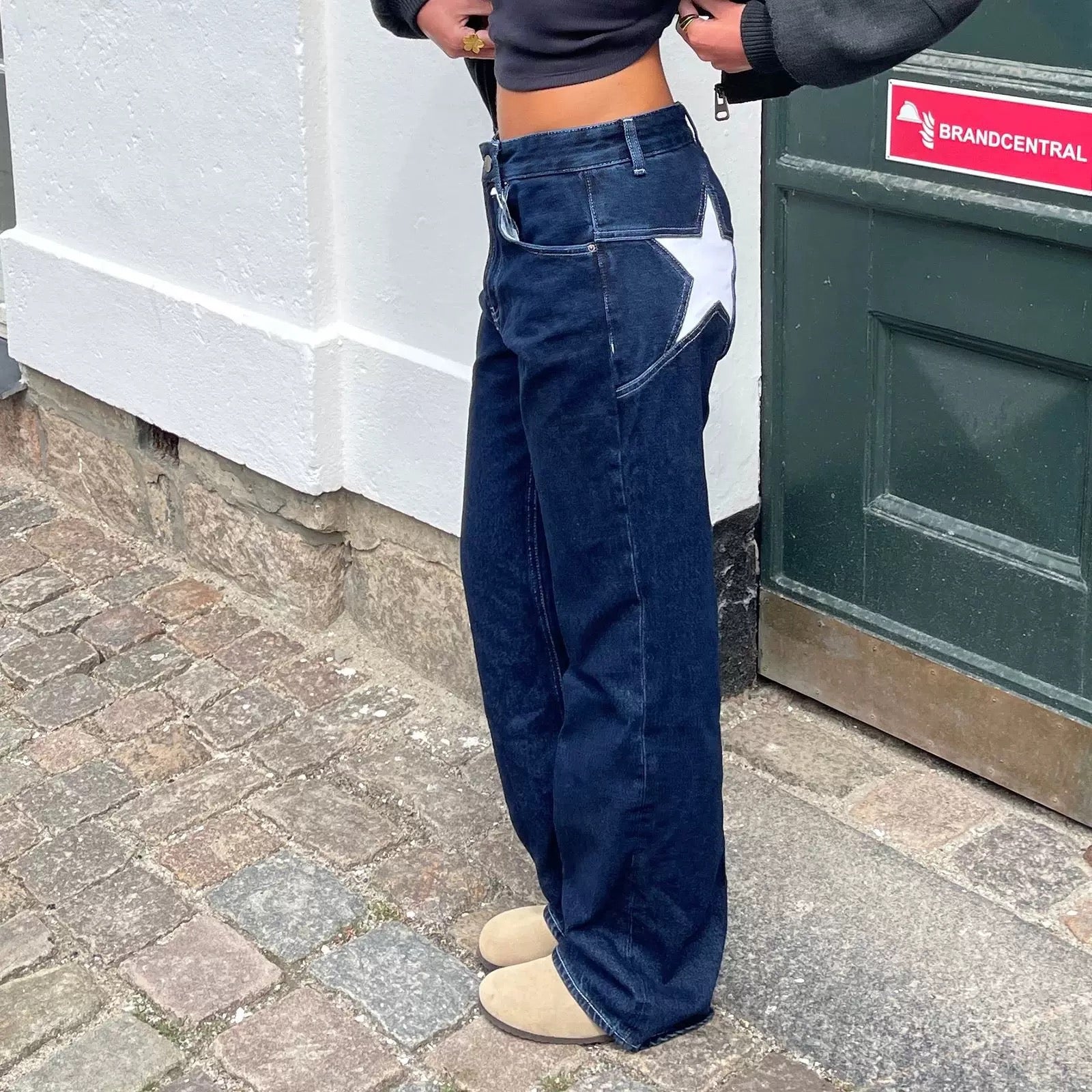 Loose-fitting American star print jeans, Y2K-inspired retro baggy denim with a low waist, perfect for Harajuku streetwear and hip-hop fashion lovers