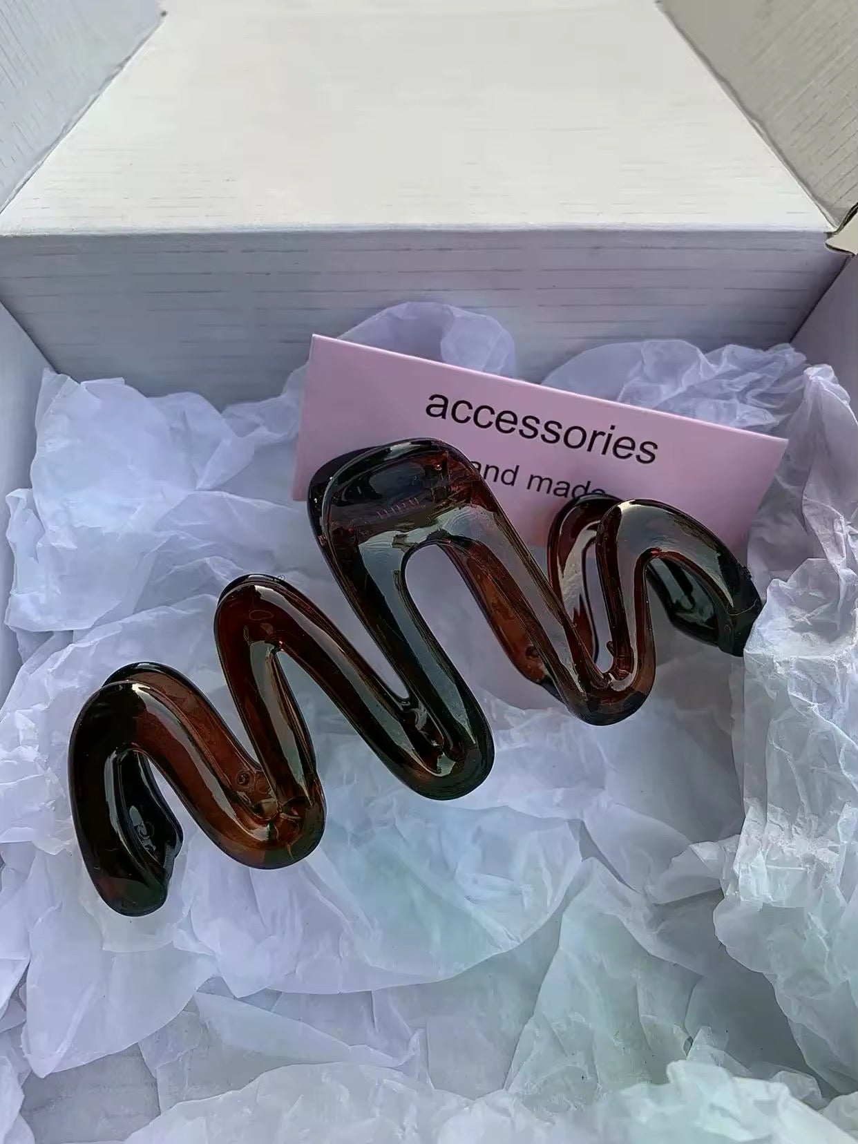 Lightweight fashion shark clip with a playful wave design