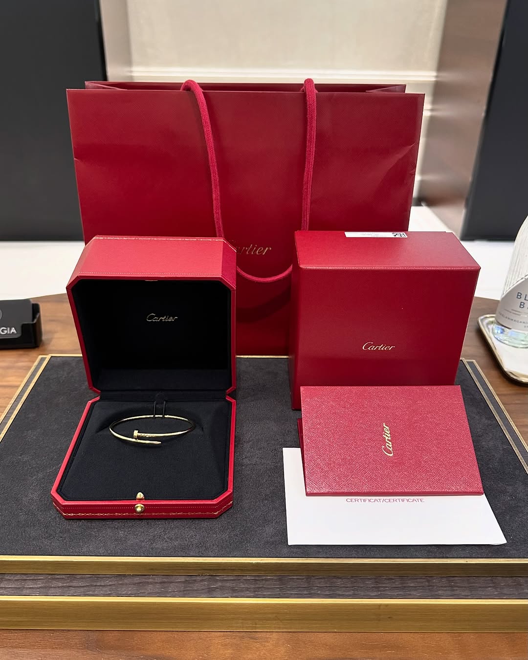 High-quality waterproof gold bangle for trendy women’s jewelry collections