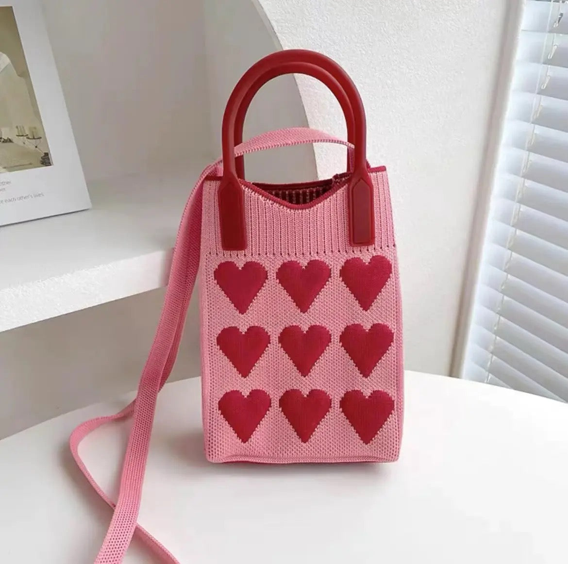 Small crossbody bag for girls in khaki with snap closure