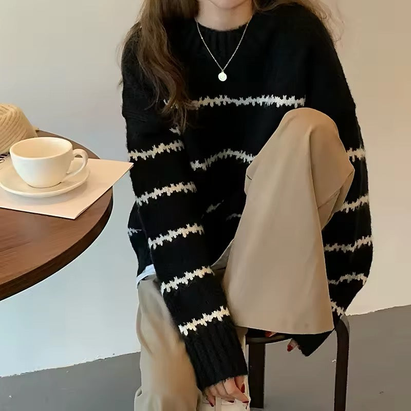 Warm winter pullover in loose fit design