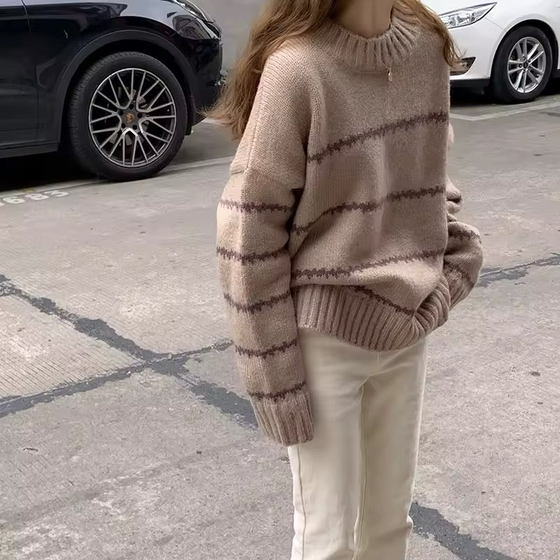 Retro aesthetic striped pullover for women