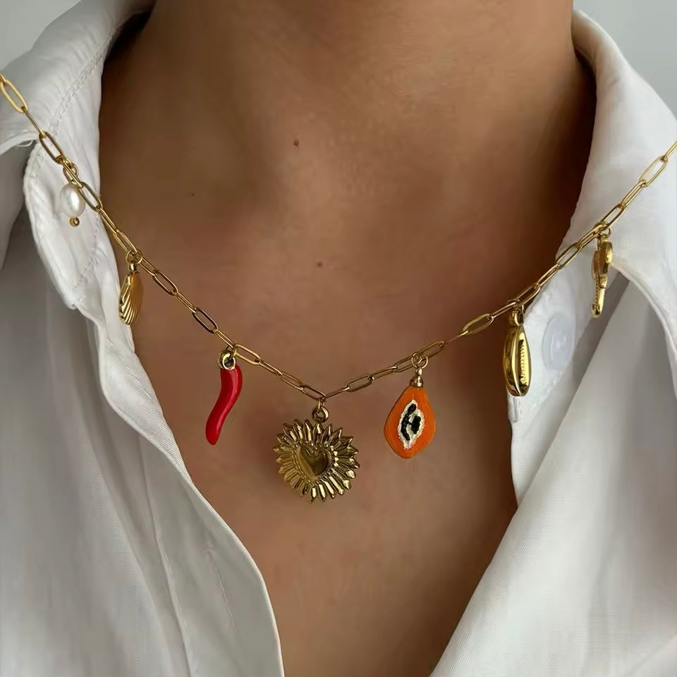 Elegant shell and pearl pendant necklace for beach lovers
