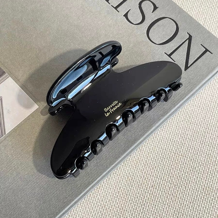 Retro Korean hair claw with a stylish acetate design
