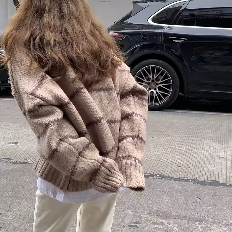 Cozy knit O-neck sweater with soft girl look