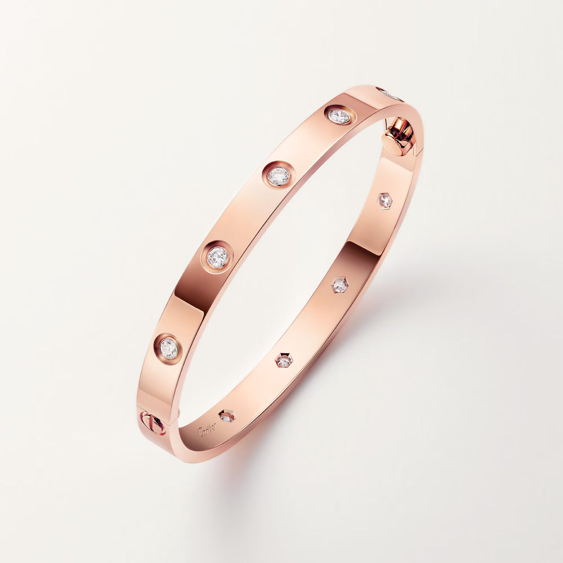 Top quality love bracelet in gold for romantic gifting