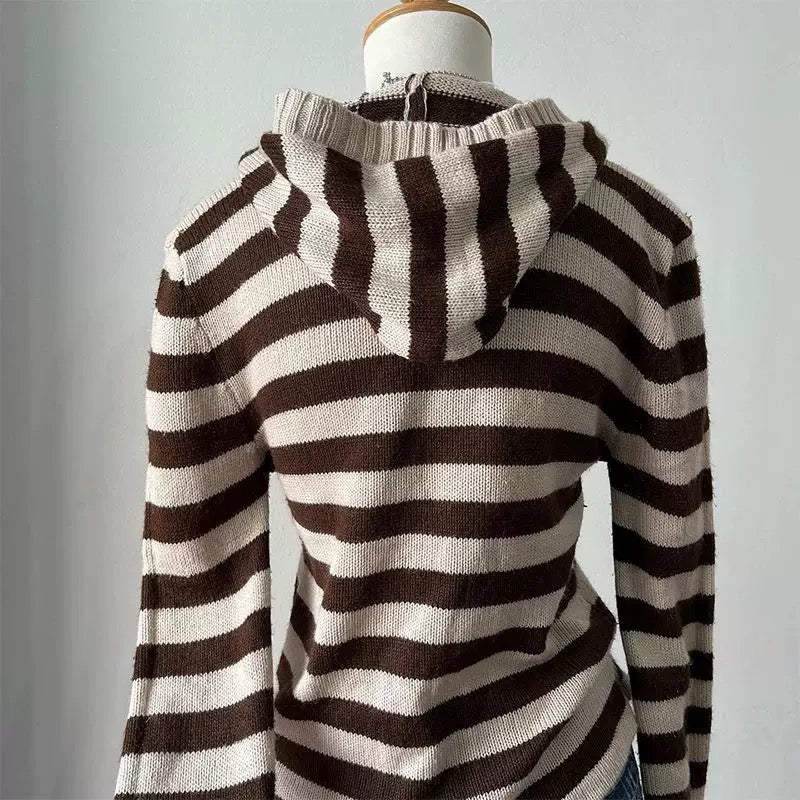 Y2K aesthetic American retro sweater with grid detailing and a slim silhouette, perfect for rock, punk, and gothic fashion lovers