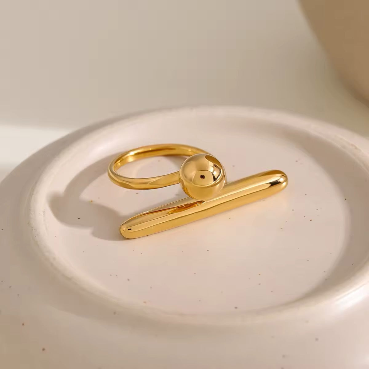 Fashion-forward minimalist jewelry for couples