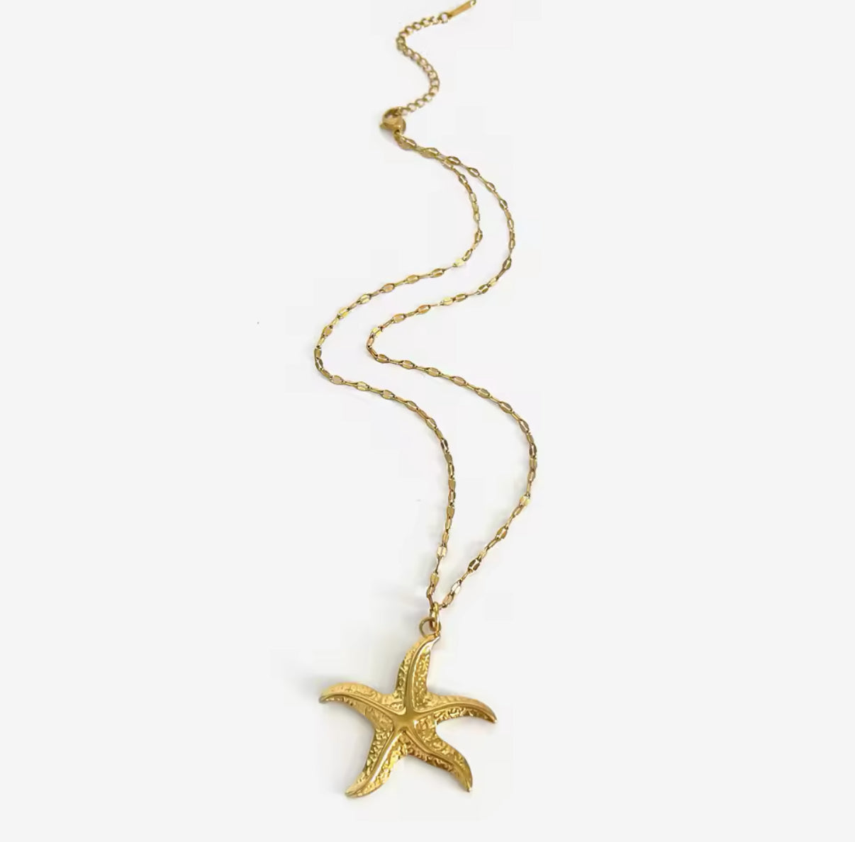 Beach jewelry gold necklace for women’s coastal fashion