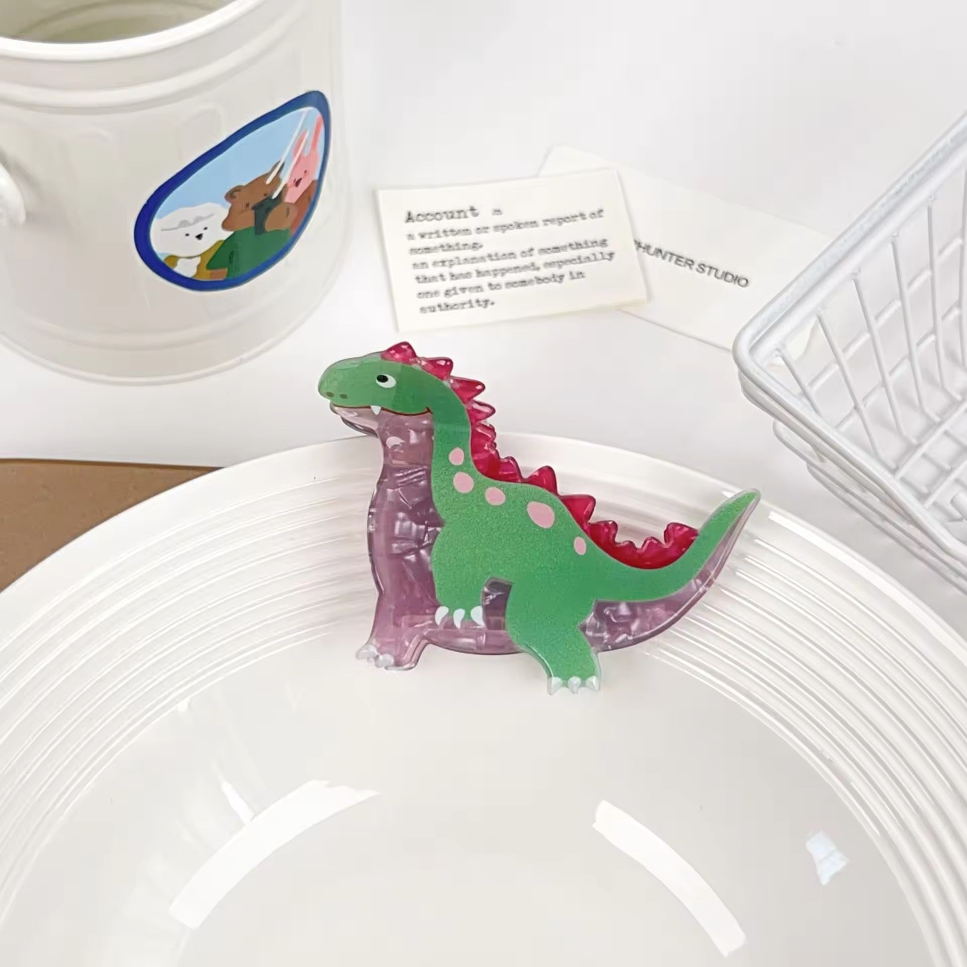 Cartoon lizard hair clip for fun and stylish hair looks