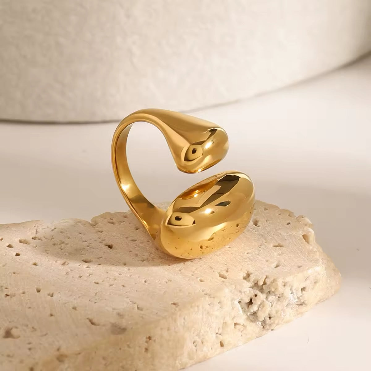 Chic minimalist gold ring with stylish aesthetic