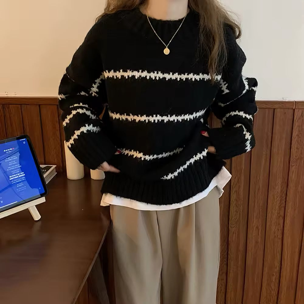 Vintage striped pullover for autumn outfits