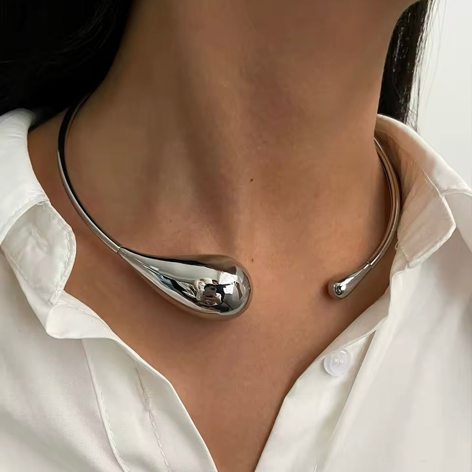 Irregular metal choker necklace for punk and goth fashion