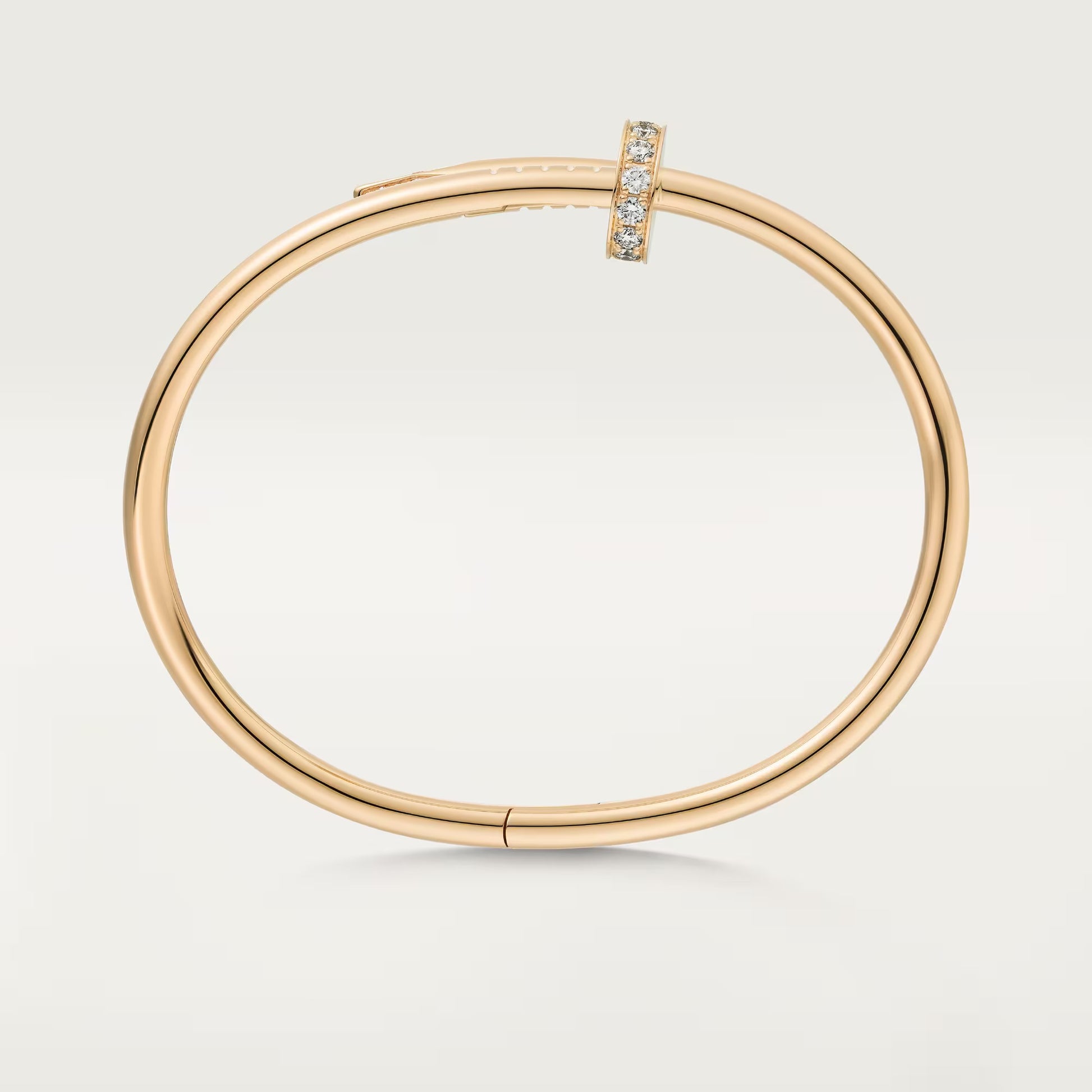 Aesthetic nail bracelet in gold with crystals, perfect gift for her