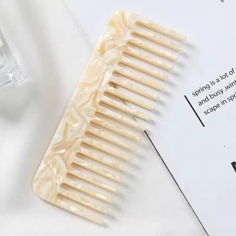 Wide tooth acetate comb for professional hairdressing