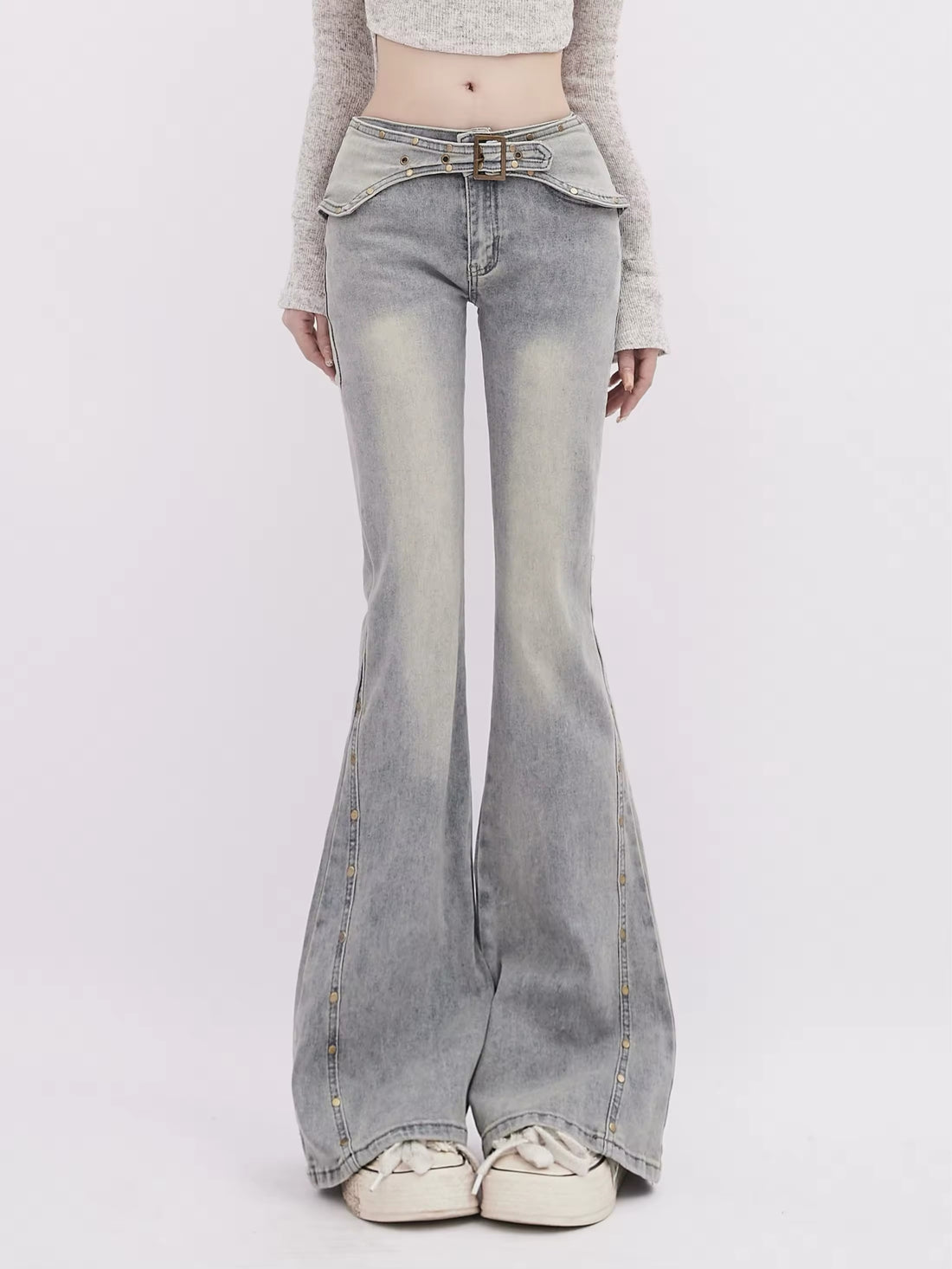Y2K gray flare jeans front view in low-rise Korean Gyaru style